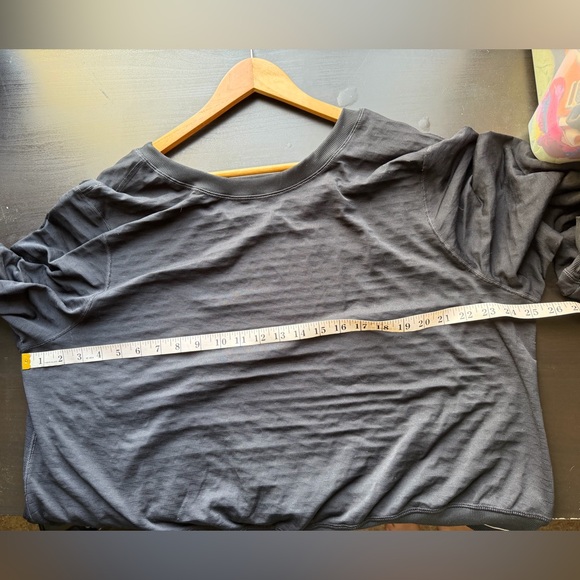 Nike Black Therma-Fit Running Crewneck Scoop Back Sweatshirt size XXL EUC - Picture 5 of 6